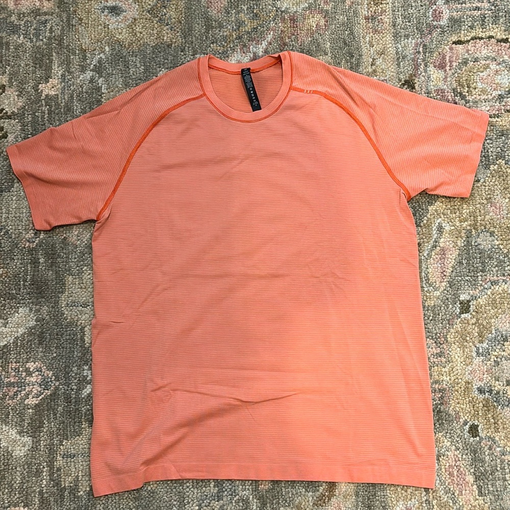 Men’s Lululemon shirt